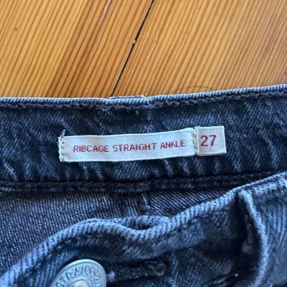 Levi’s Premium Denim Ribcage Straight Ankle No Back Pocket Jeans in Washed Black - Picture 6 of 7